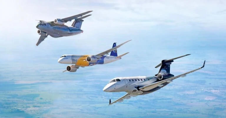 Modelos de jatos da Embraer, hoje uma das principais fabricantes de aeronaves do país. Crédito: Divulgação