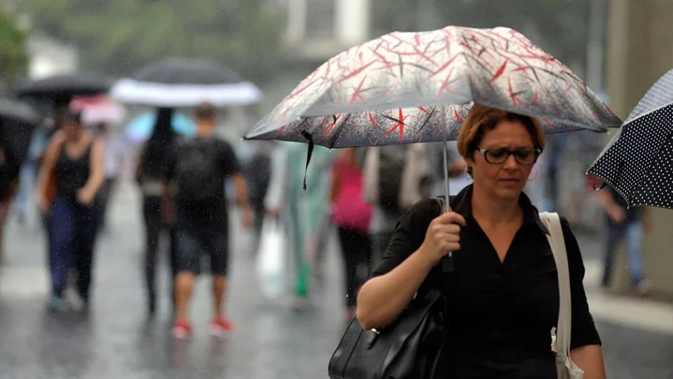 Previsão do tempo: semana começa com risco de temporais no Centro-Sul