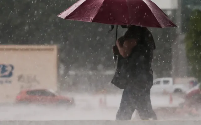 Mais de 10 estados estão sob alerta de perigo para chuvas e tempestades