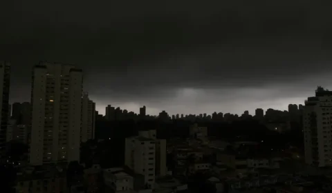 36 mil pessoas seguem sem energia em SP após temporal que provocou alagamentos