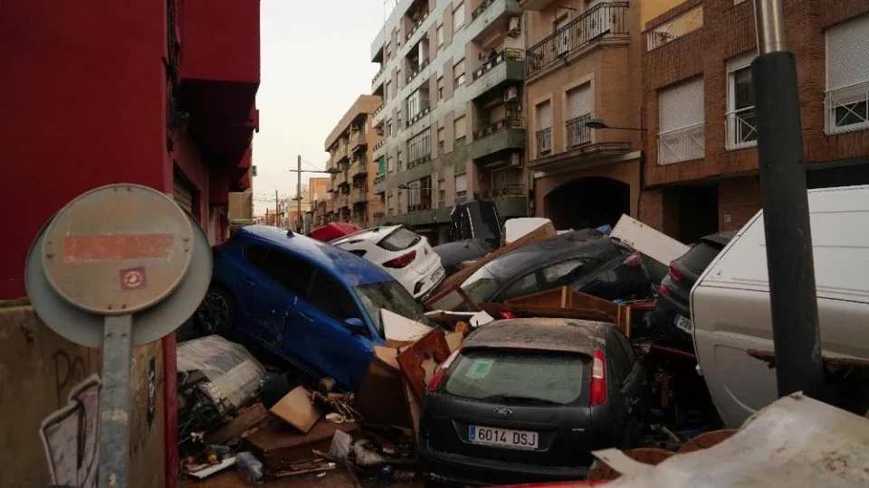 Enchente na Espanha deixa ao menos 95 mortos, incluindo crianças