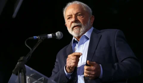 Lula defende incentivo para quem prestar Enem e seguir carreira de professor