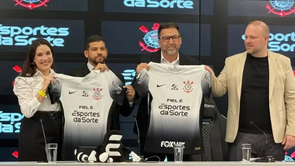 Bet que patrocina Corinthians e mais 3 clubes da Série A não está em lista do governo e fica ilegal