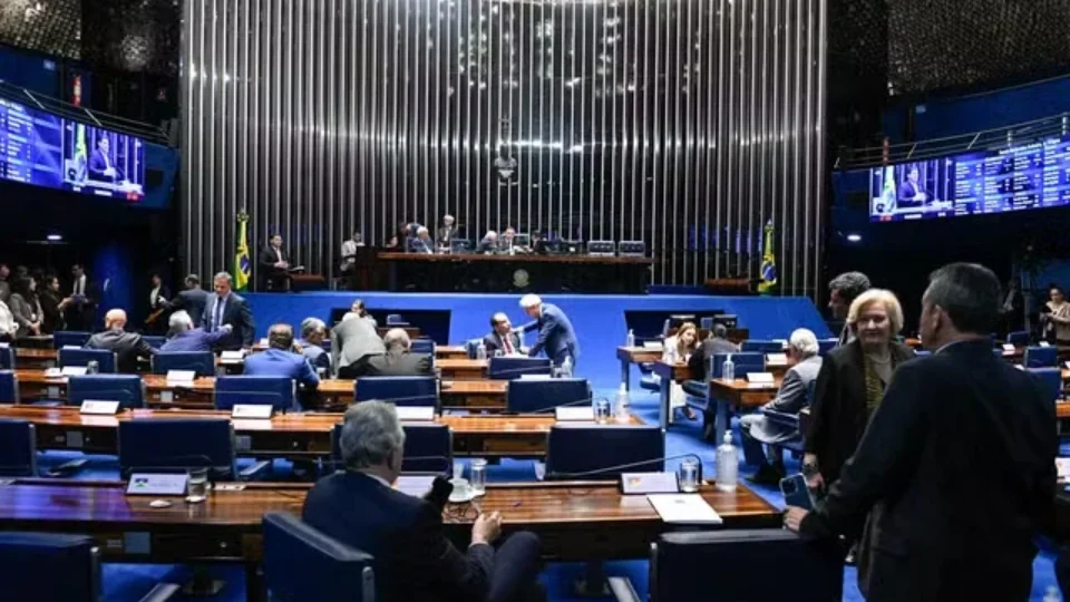 Senado aprova projeto que libera aposentado com incapacidade permanente de perícias frequentes