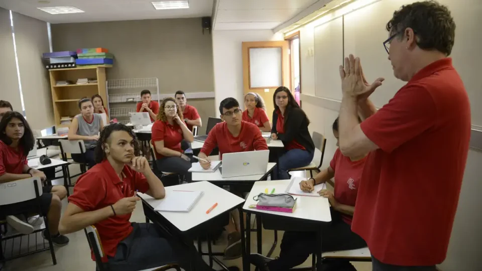 Pé-de-Meia: pagamento a estudantes começa nesta segunda-feira