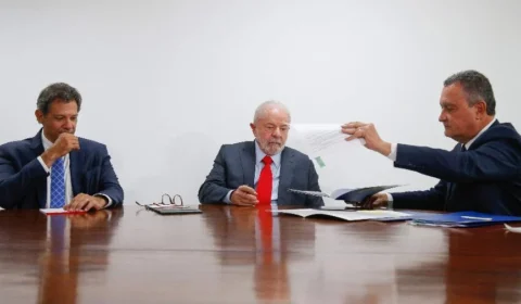 Para tratar sobre corte de gastos, Lula se reúne hoje com Haddad e Rui Costa