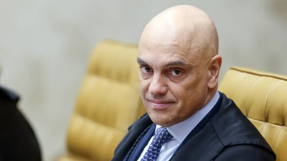 Moraes retira sigilo de inquérito de tentativa de golpe