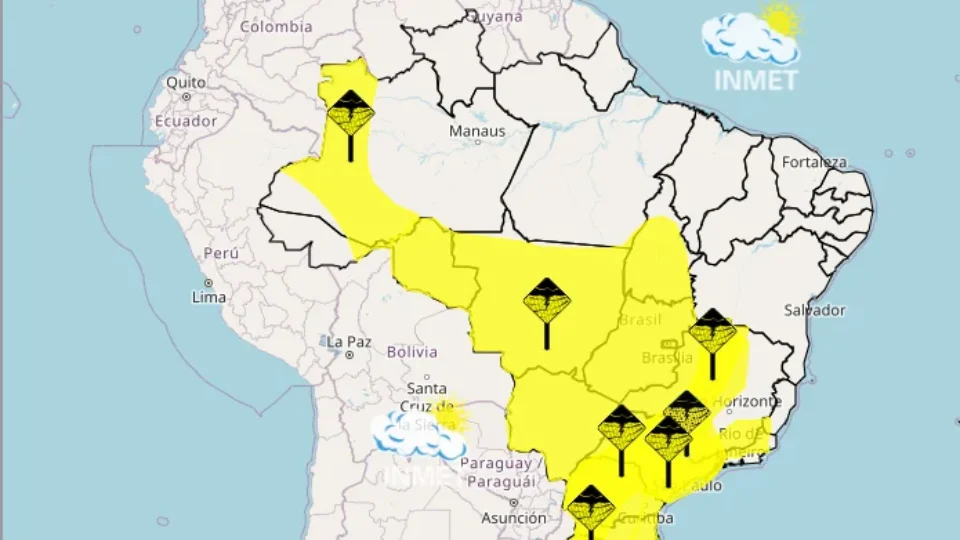 Domingo com previsão de chuva forte em várias partes do país 