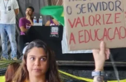 Justiça suspende greve e professores do Rio fazem assembleia