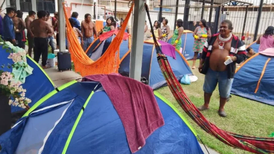 Kayapós ocupam sede da concessionária de Belo Monte em protesto por financiamento