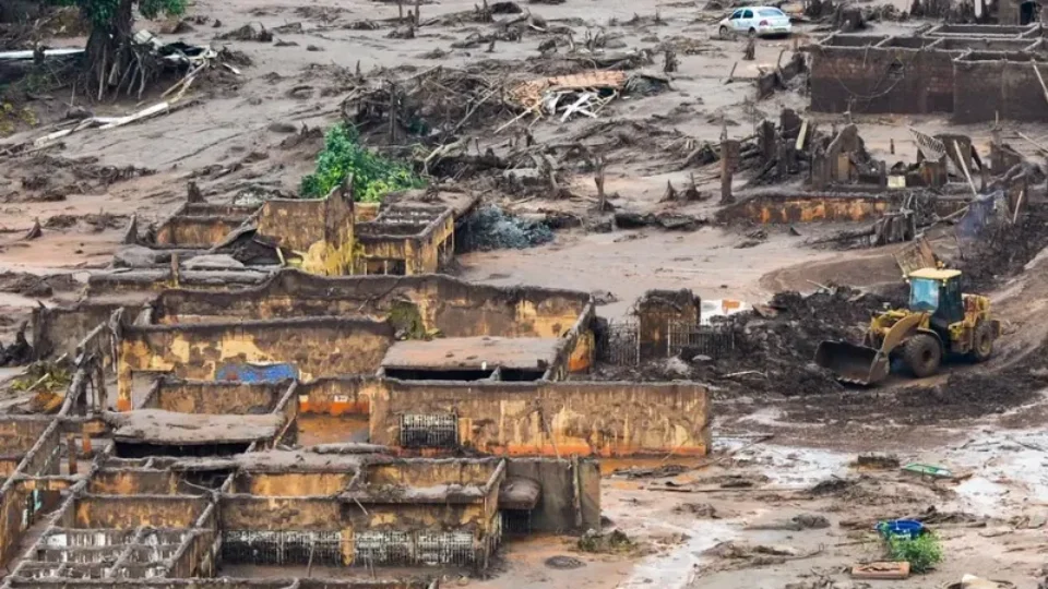 Nove anos após rompimento de barragem em Mariana, Samarco é absolvida