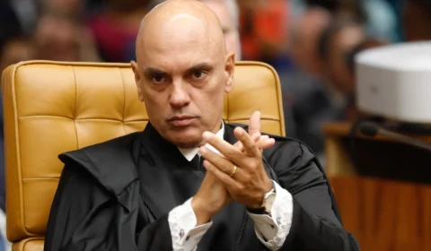 Moraes deve enviar hoje à PGR relatório que implica Bolsonaro e mais 36 em golpe