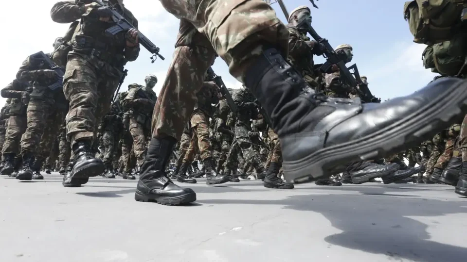 Corte de gastos: saiba o que muda para os militares