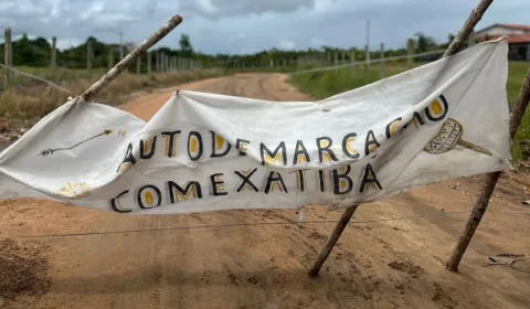 Sob cerco de pistoleiros, povo Pataxó completa um mês em retomada na Bahia