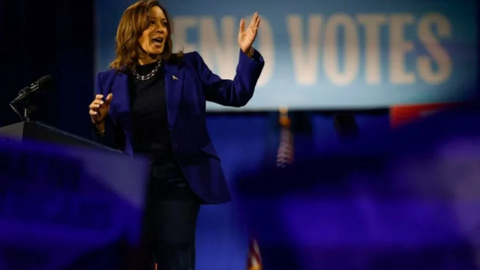 Kamala Harris diz que votou pelo correio nas eleições presidenciais dos EUA