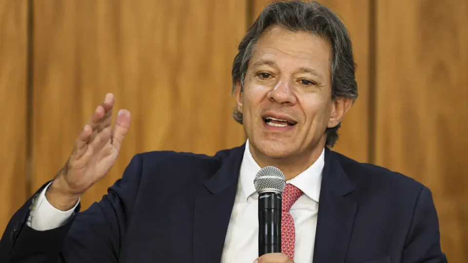 Pacote de corte de gastos será anunciado até terça, diz Haddad