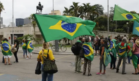 Bolsonaristas usam pacote de cortes para tirar foco de golpe e desgastar Lula