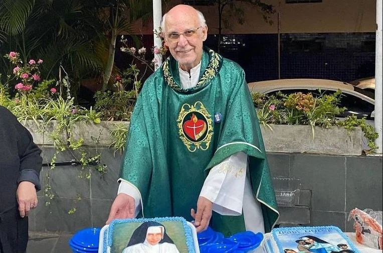 Padre Júlio Lancellotti é uma voz ativa em meio a um cenário de injustiça social e desigualdade. Foto: Instagram @padrejulio.lancellotti