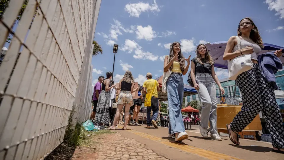 Primeiro dia de provas para mais de 4,3 milhões de inscritos no Enem 2024 é hoje