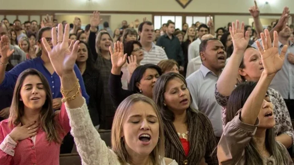 Audiência pública debate atividades religiosas em escolas estaduais de Pernambuco