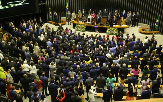 Aliados bolsonaristas homenageiam preso do 8 de janeiro que morreu após mal súbito na Papuda