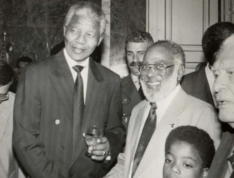 Nelson Mandela e Abdias Nascimento, da esquerda para direita. Foto: Ipeafro. 