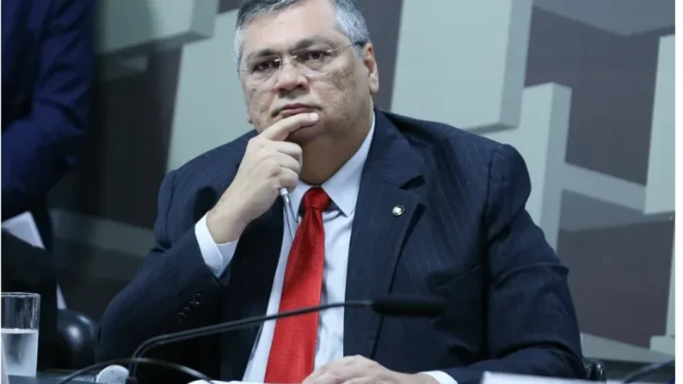 Maioria do STF mantém decisão de Dino que liberou emendas