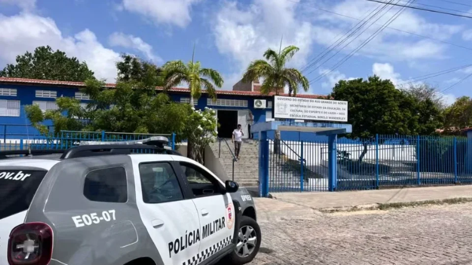 Estudante de 19 anos atira na cabeça de colega dentro de escola em Natal; alvo era professora