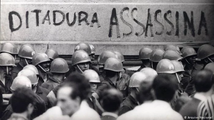 Manifestação brasileira contra a Ditadura de 64. Imagem: Arquivo Nacional. 