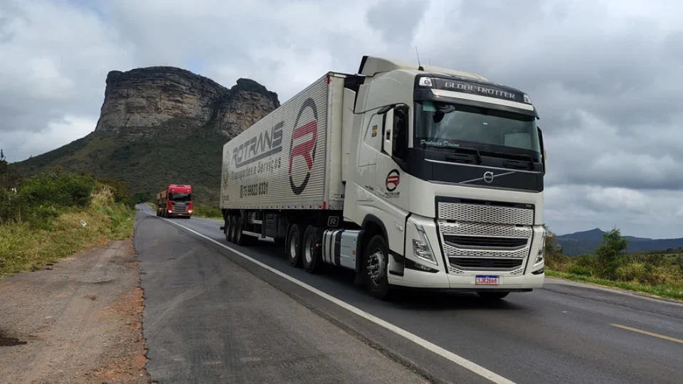 Serviços crescem 1,1% em outubro com alta dos transportes e renovam patamar recorde