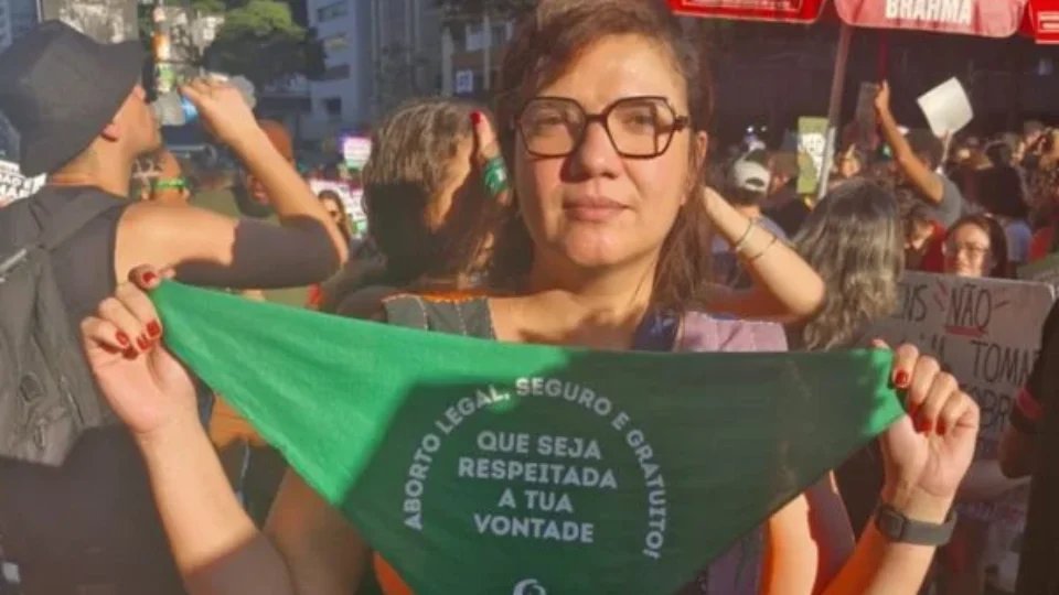 Justiça suspende resolução sobre aborto legal: ‘Mais um retrocesso’, diz feminista