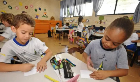 PEC do corte de gastos engessa parte do Fundeb para fomentar apenas ensino integral