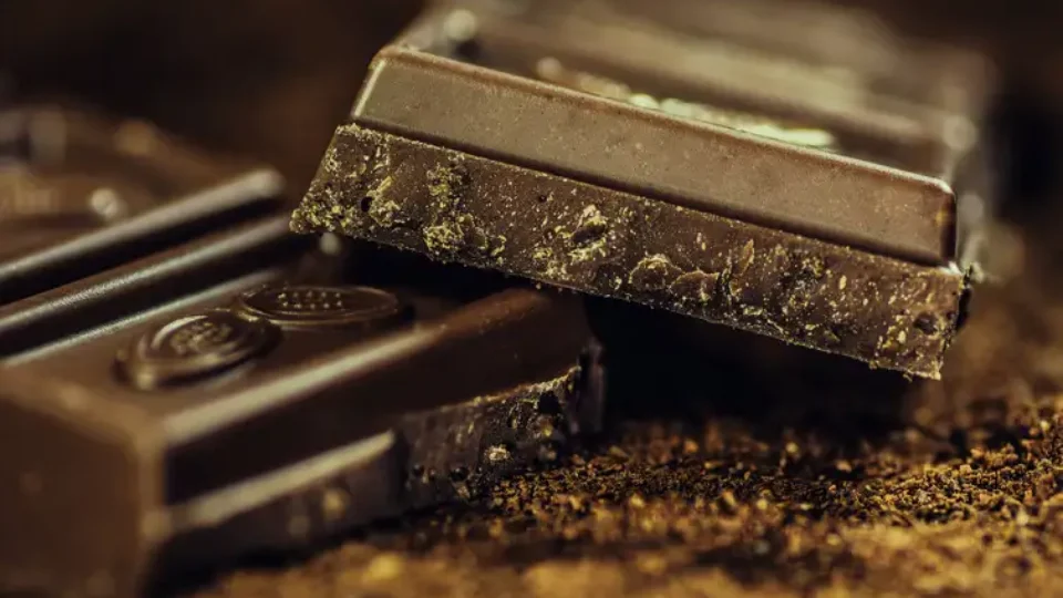 Consumo de chocolate amargo reduz risco de diabetes tipo 2, sugere estudo