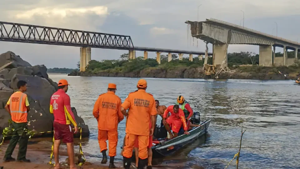 Oito mortes são confirmadas após queda de ponte entre o Tocantins e o Maranhão