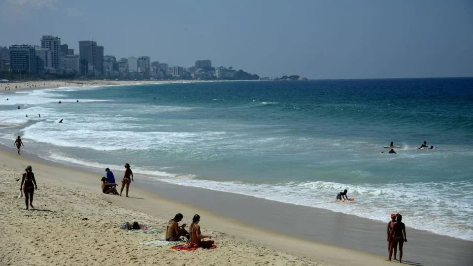 CCJ do Senado retoma votação PEC das praias nesta semana