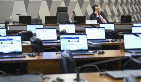 CCJ cancela reunião que discutiria parecer da reforma tributária; relator se queixa