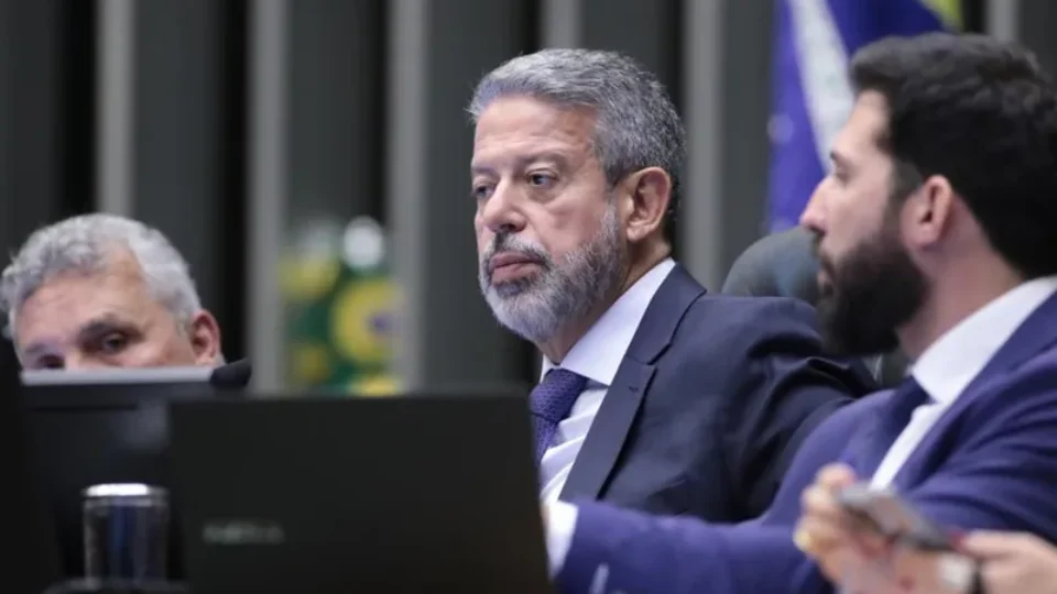 Em ofensiva da bancada da bala, Câmara aprova série de projetos punitivistas