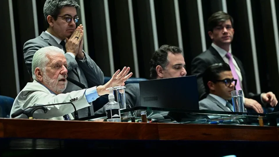 Senado aprova limite de gastos mais duro em caso de déficit; texto vai à sanção