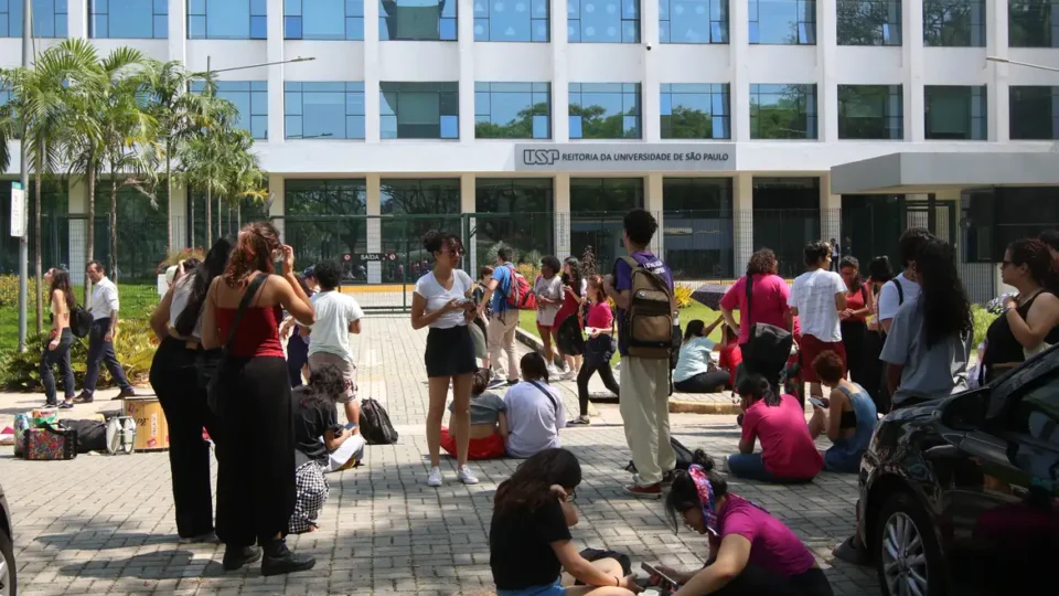 Professores da USP fazem manifesto defendendo alunos acusados de antissemitismo