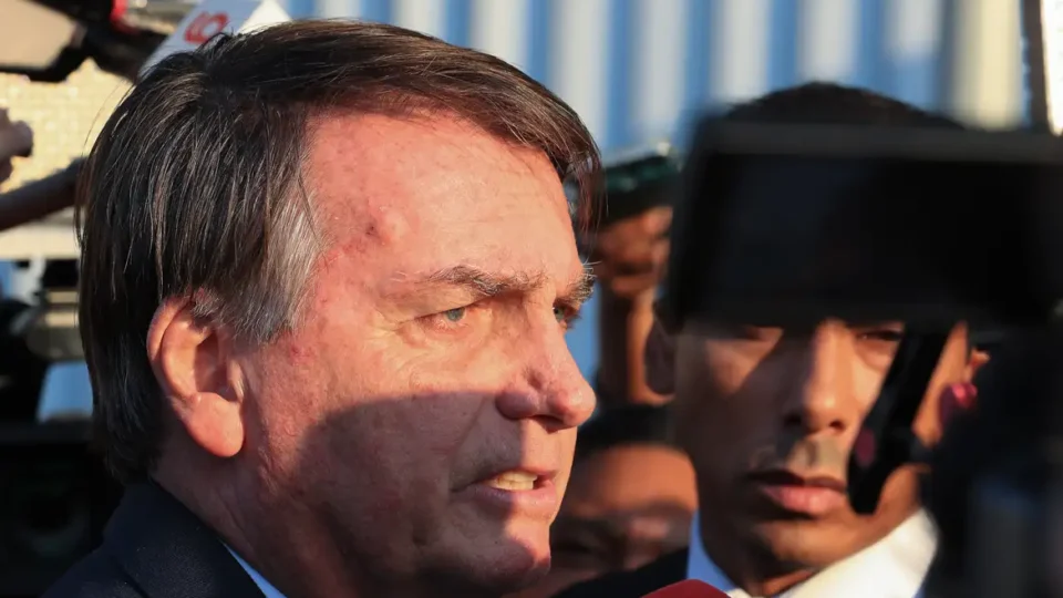 Bolsonaro poderá ir à missa de 7º dia da mãe de Valdemar Costa Neto