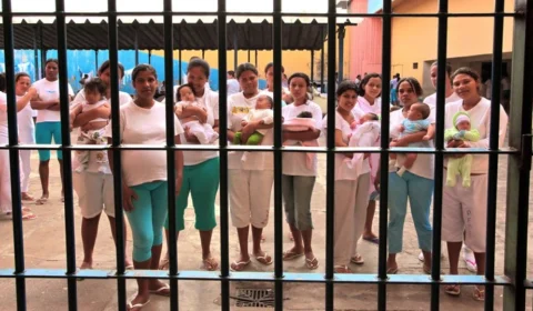 Presídios femininos: a realidade precária das mulheres no sistema carcerário brasileiro