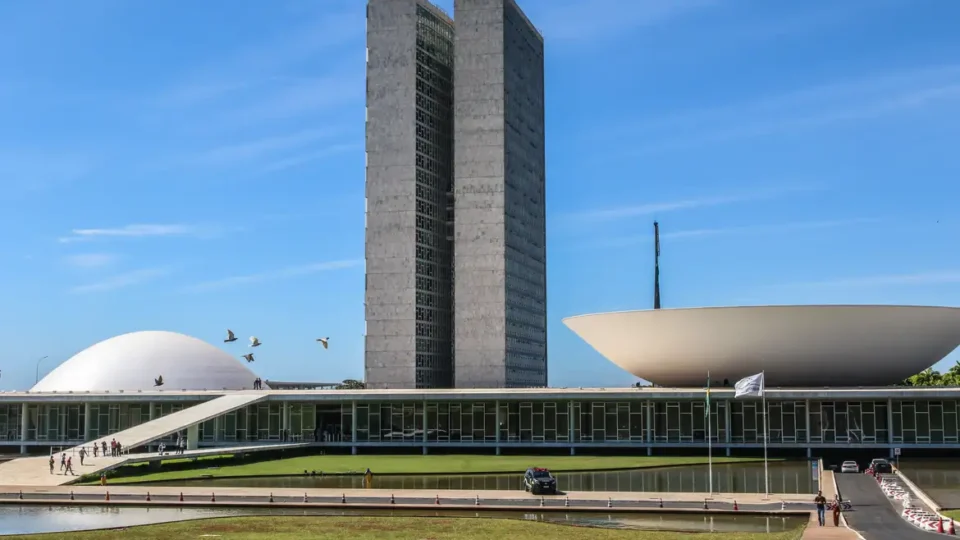 Planalto fez pagamento a jato de emendas para aplacar Congresso e aprovar pacote