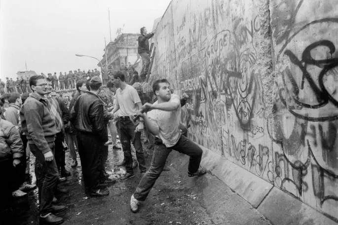 Manifestação que acarretou a queda do Muro de Berlim em 1989. Imagem: Divulgação. 