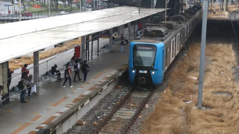 Roubo de cabos fecha nove estações de trens no Rio de Janeiro