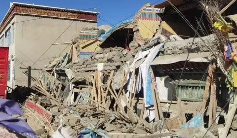 Forte terremoto deixa pelo menos 95 mortos no Tibete; tremor atingiu Nepal e Índia