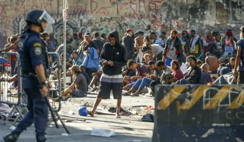 Violência e ação policial levam fluxo da Cracolândia para novas áreas