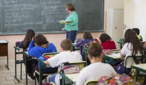 Governo lança programa de valorização de professores para beneficiar 50 milhões de docentes