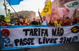 Estudantes protestam no centro de São Paulo contra o aumento das passagens