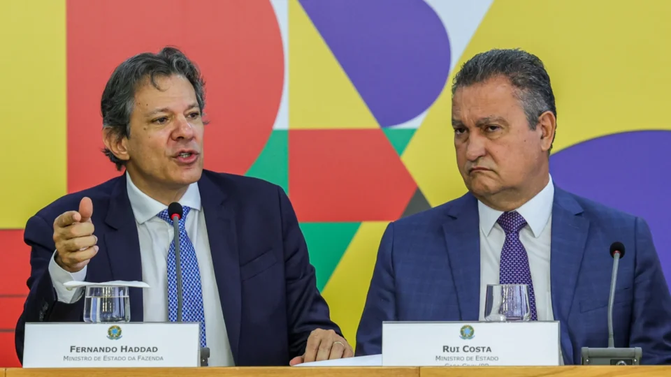 ‘Mão na massa’: Haddad e Rui Costa discutem regulamentação do pacote fiscal