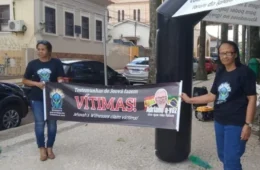 Após protestos contra líder, ex-testemunhas de Jeová querem ir à Justiça contra igreja